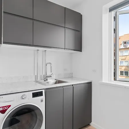 Modern Central Located *